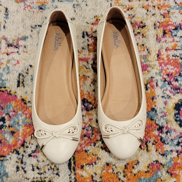Abella Shoes Abella Fleri Round Toe Laser Cut Flats Poshmark
